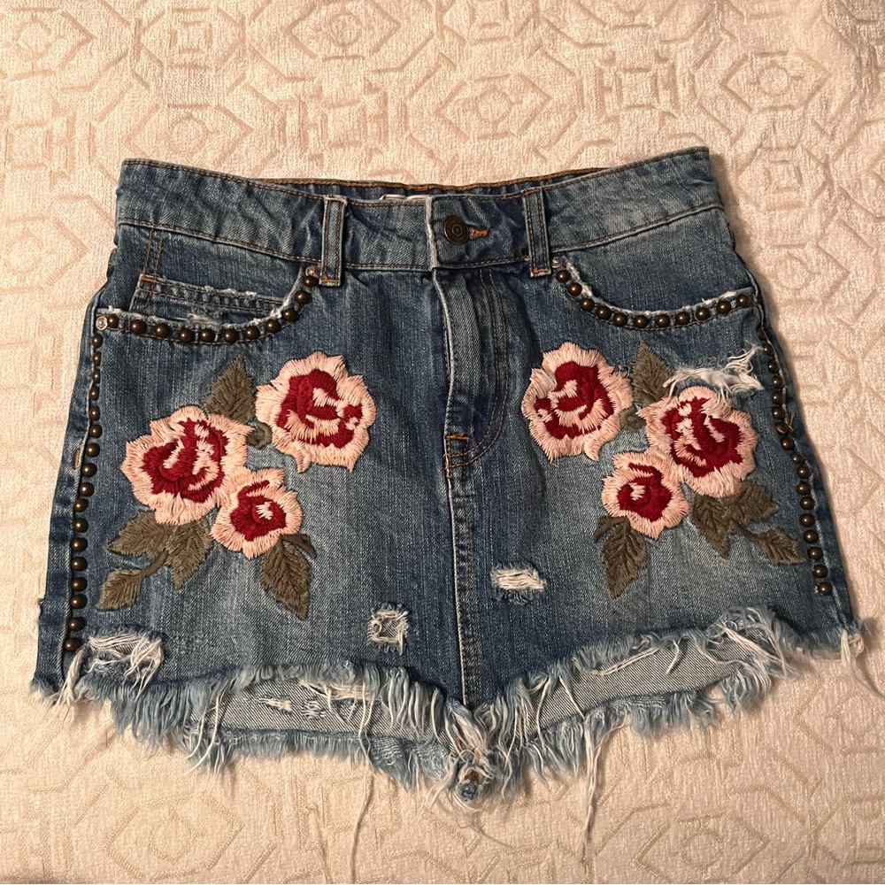 Free People Blue Denim Skirt. Womens size XS.